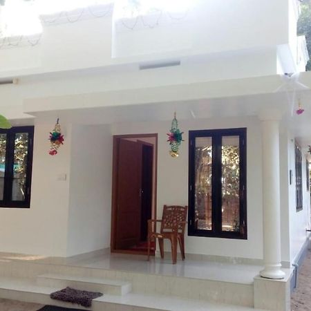 Coconut Garden Apartment Cherai Beach Bagian luar foto