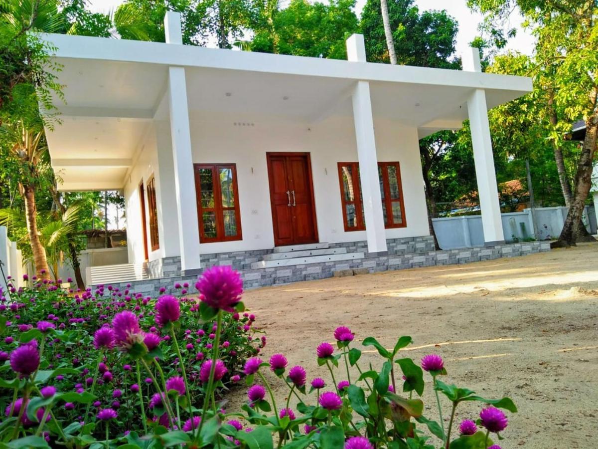 Coconut Garden Apartment Cherai Beach Bagian luar foto