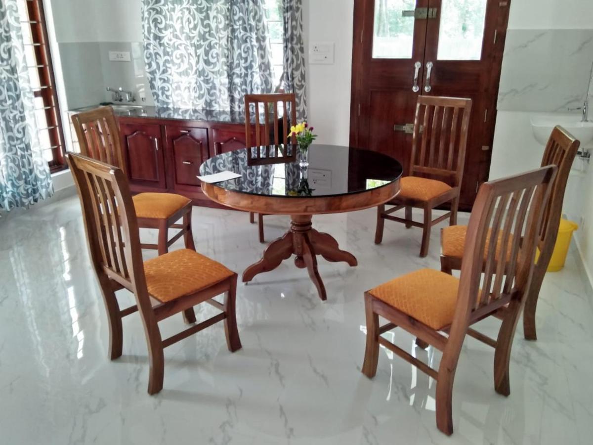 Coconut Garden Apartment Cherai Beach Bagian luar foto